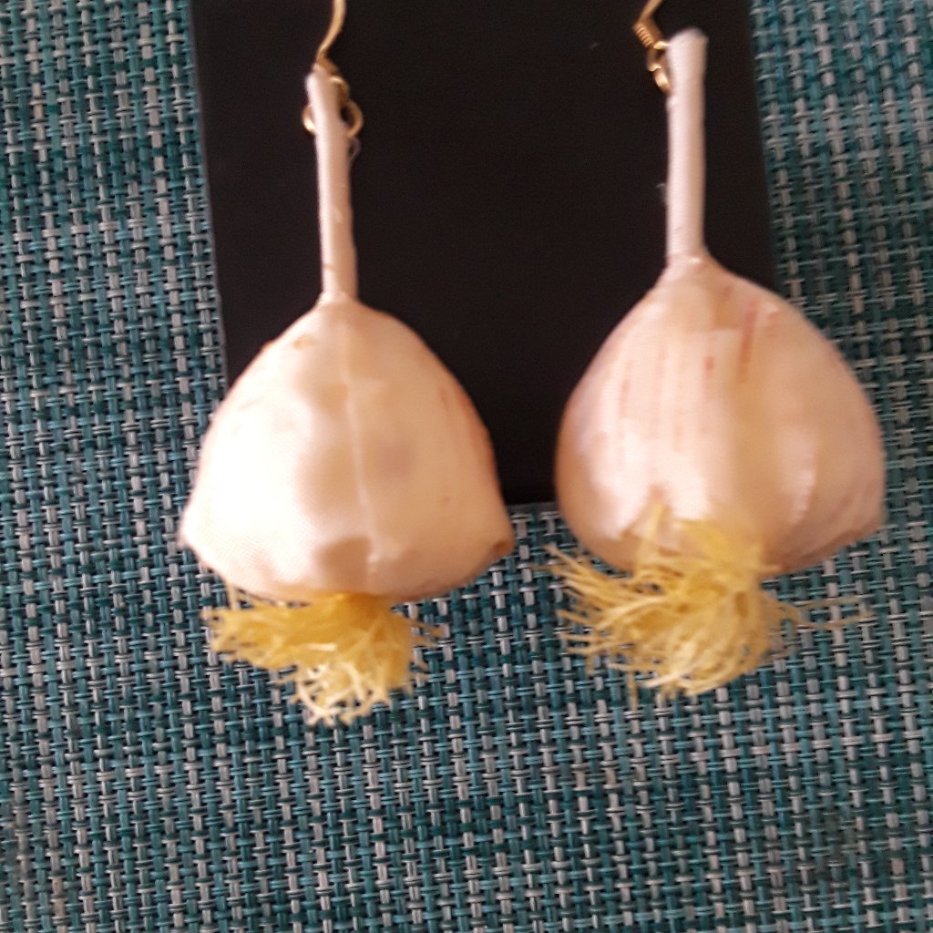 Womens Costume Jewelry Dangle Earrings Fabric Garlic 3 In Inc Fitting